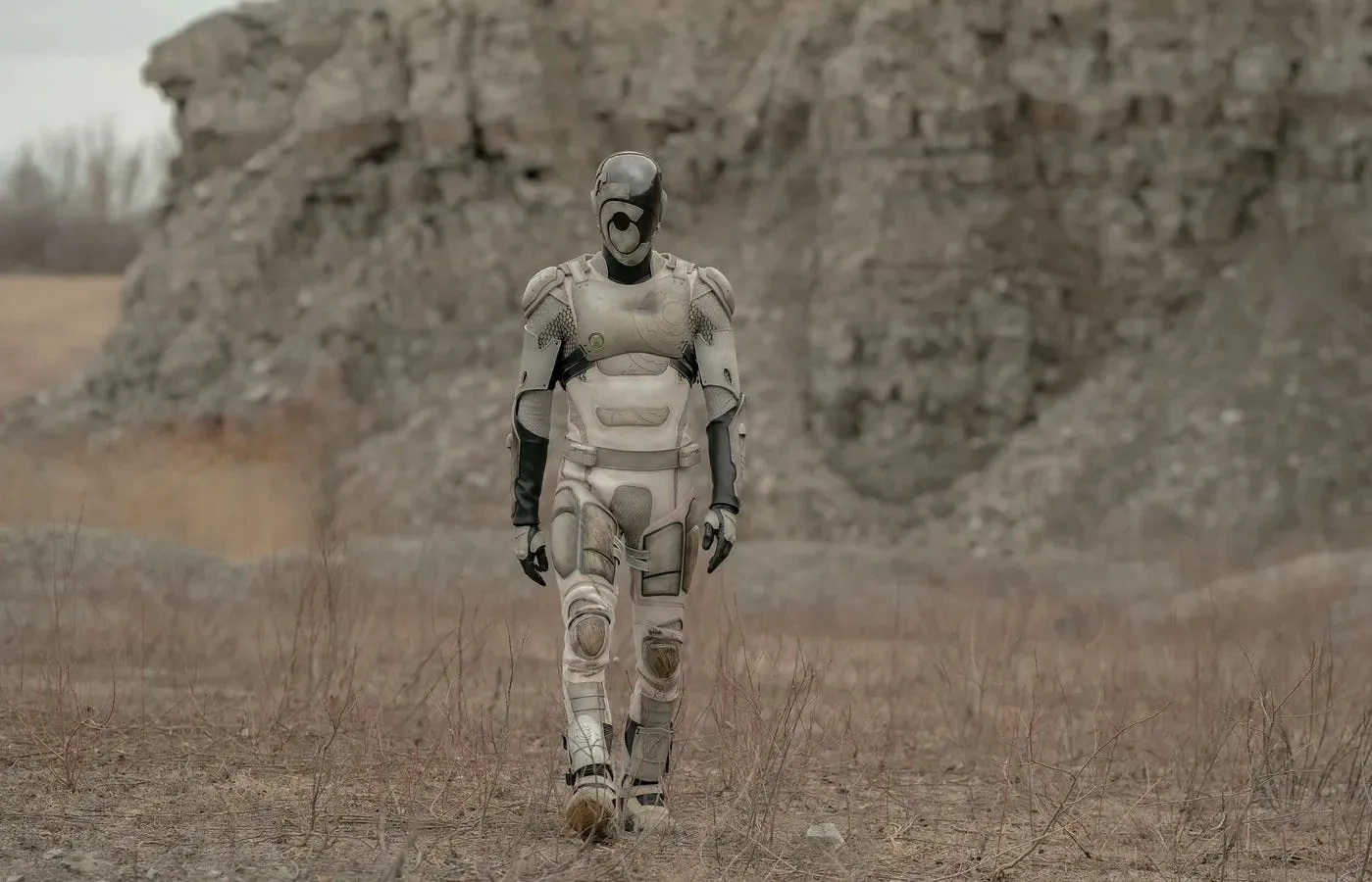 Android Howls at the Moon: A Review of "Murderbot" with Alexander Skarsgård