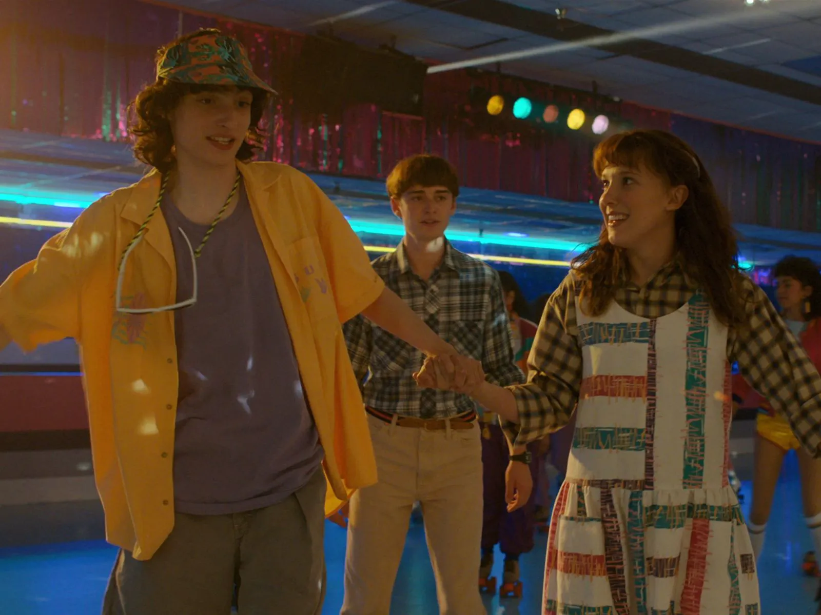 Code Red! What is there to love and hate about the long-awaited fourth season of "Stranger Things"?