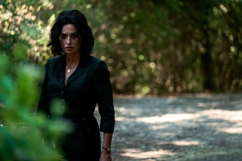 Penélope Cruz as Laura in 