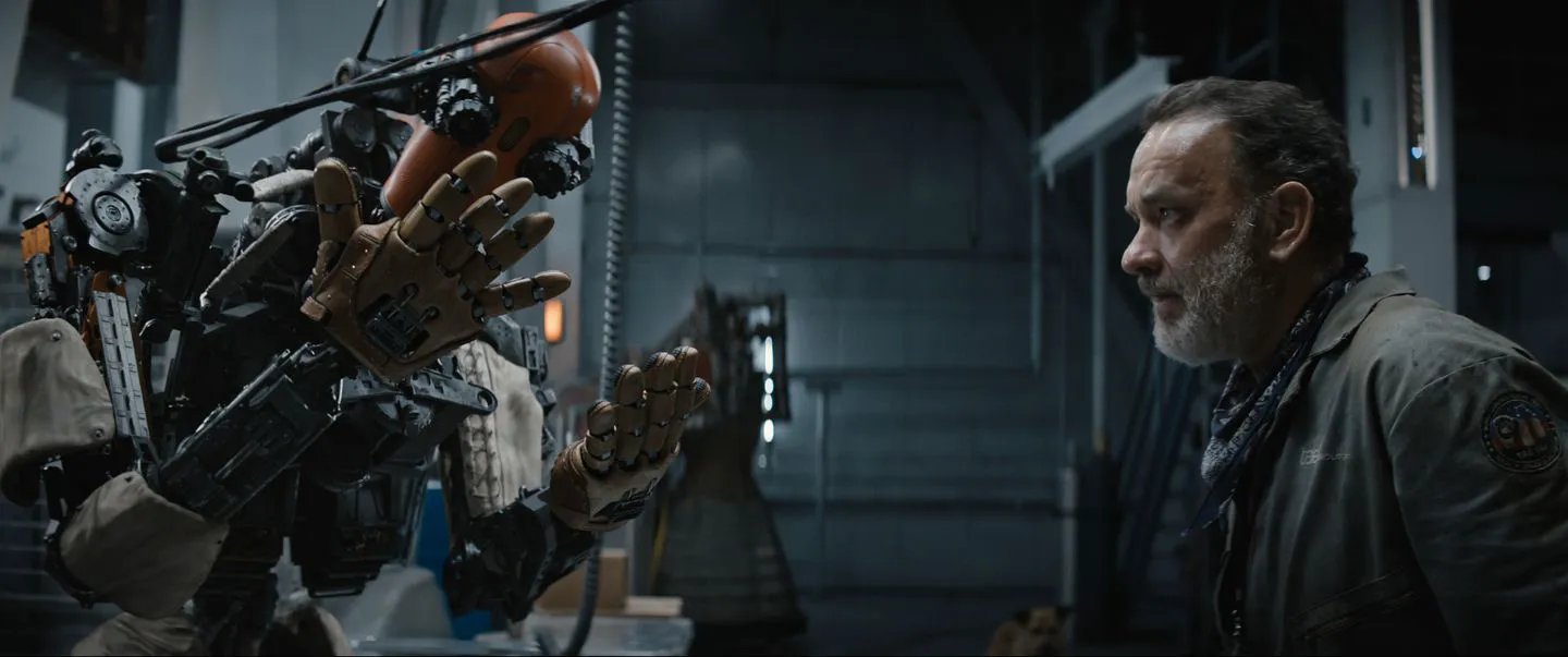 Review of "Finch" - a sweet sci-fi in a "Mad Max" setting with Tom Hanks, a dog, and a robot