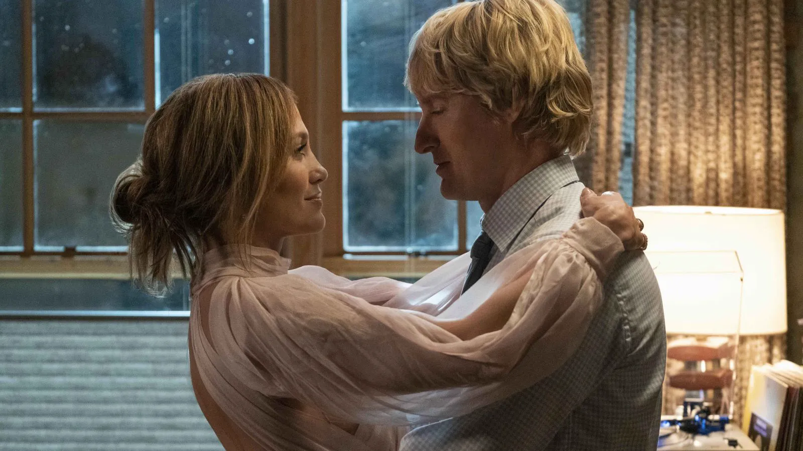 Review of "Marry Me" - a sweet rom-com with Jennifer Lopez and Owen Wilson