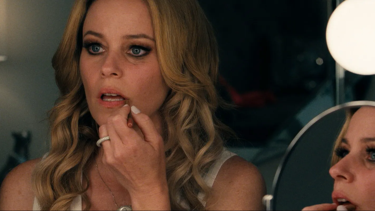 Elizabeth Banks as Hope Goldman in 