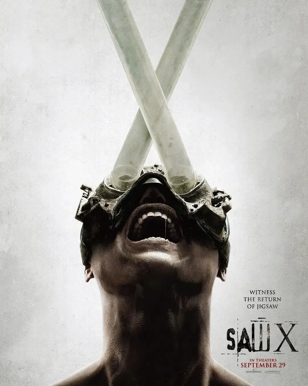 This is what a horror movie should be! Jigsaw returns to Earth and becomes a legend again with just 5 minutes.