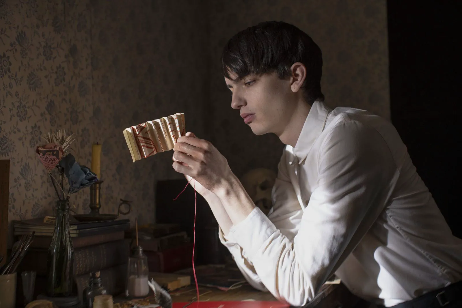 Kodi Smit-McPhee as Peter in 