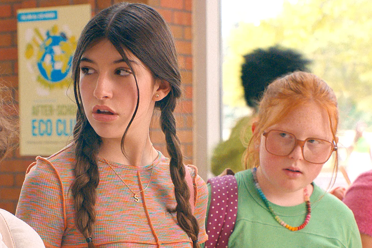 Sadie Sandler as Ronnie Friedman in 