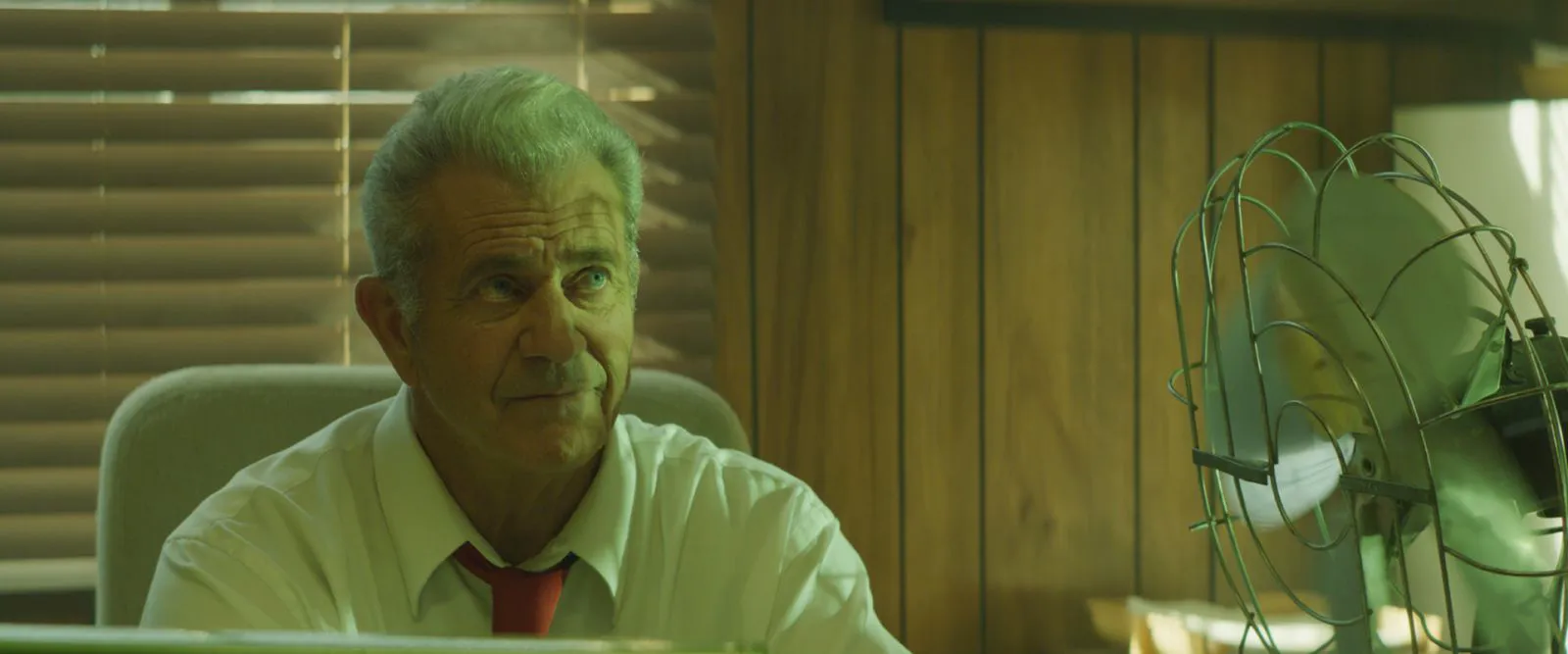 Mel Gibson as Kevin in a still from 