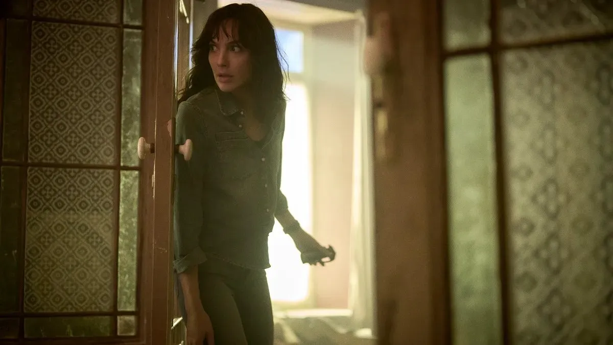 Gal Gadot as Rachel Stone in 