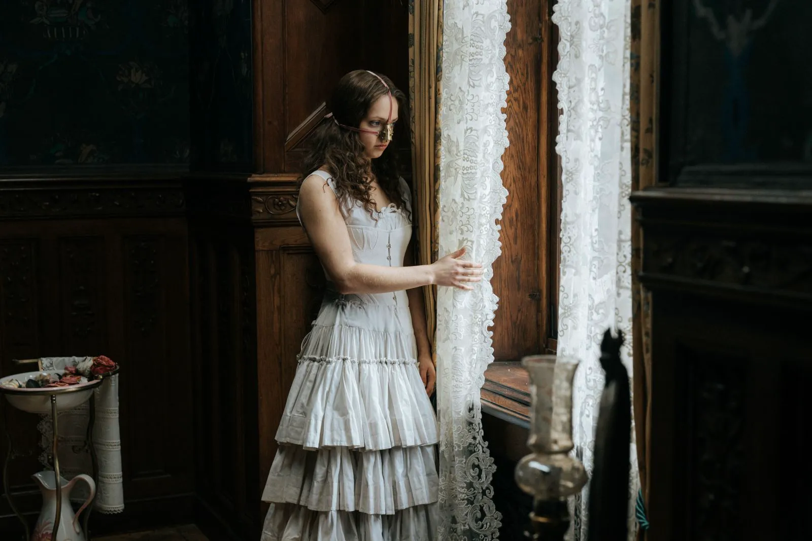 A fairy tale is a lie, but there's a hint in it: a review of the Norwegian body horror "Good Madam"