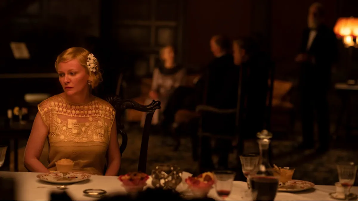 Kirsten Dunst as Rose in 
