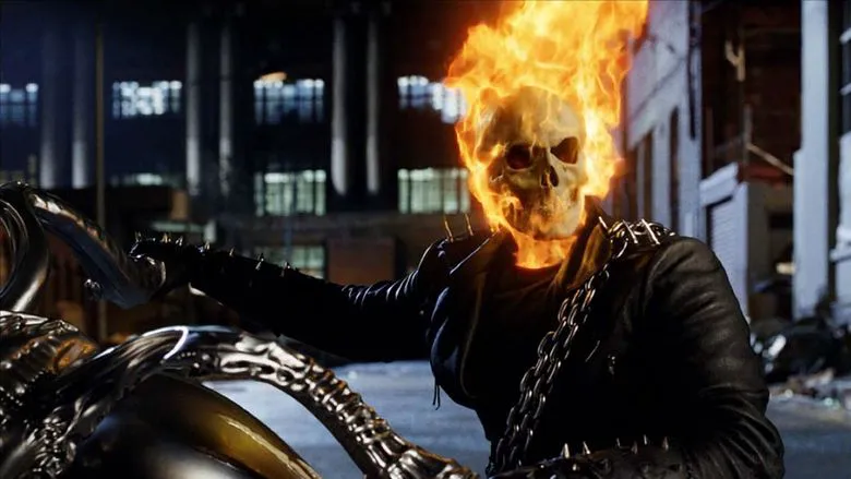 Johnny Blaze and Roxanne Simpson (Eva Mendes) sharing a tender moment