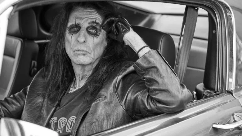 Backstage Pass: The Filming of Alice Cooper's Parisian Triumph at Olympia