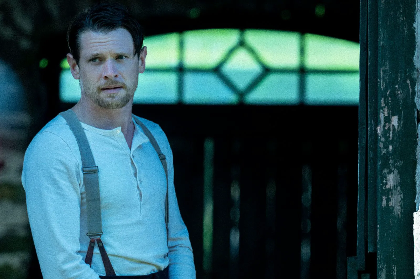 Jack O'Connell as Oliver Mellors in 
