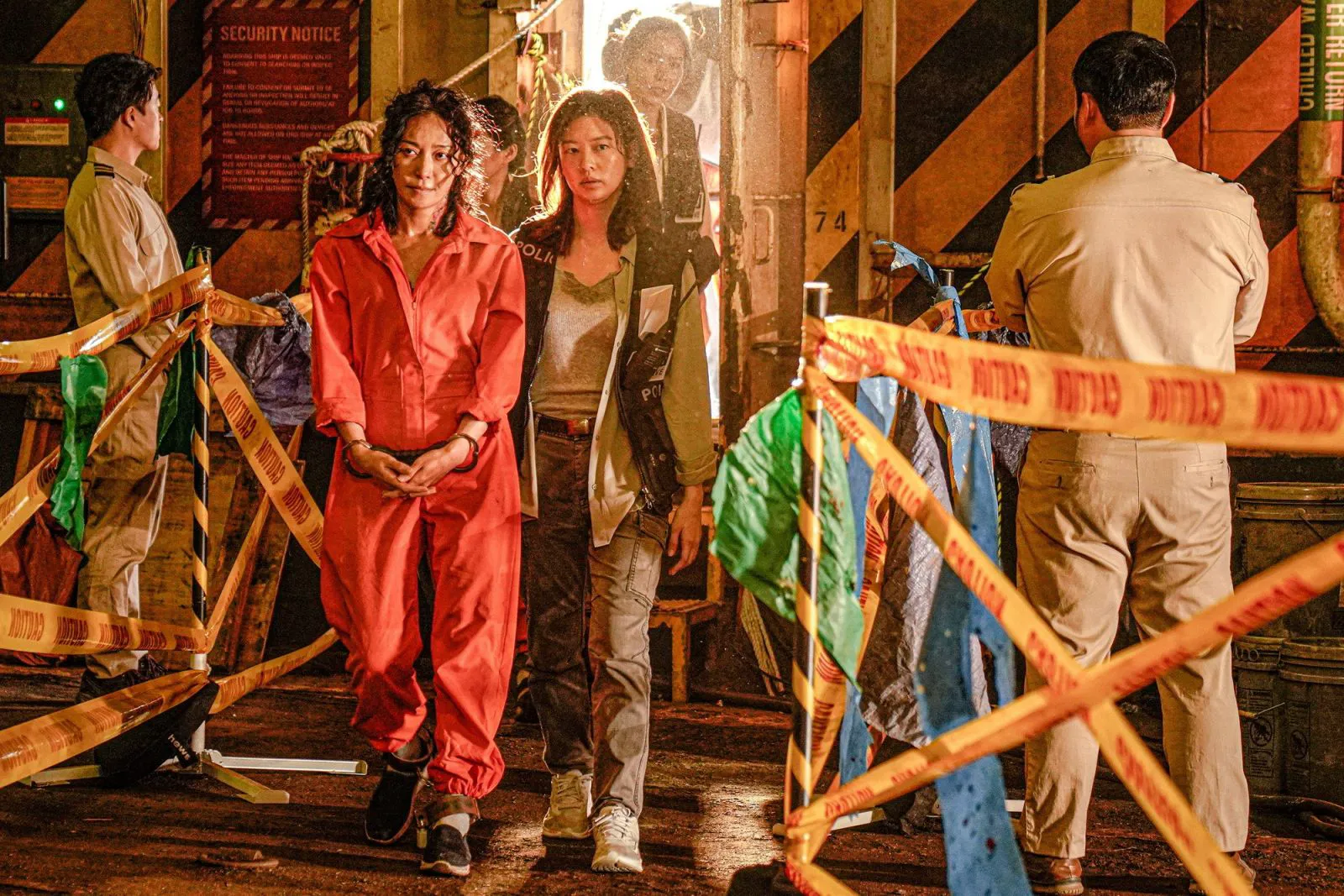 Jung So-min as Lee in 