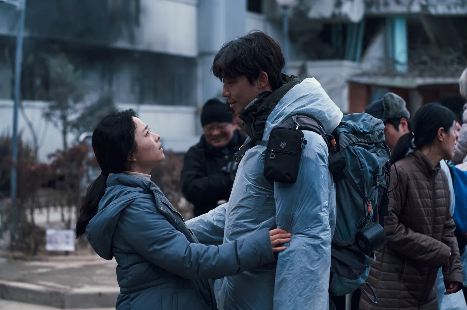 Review of "Concrete Utopia": A Post-Apocalyptic Tale Set in the Ruins of Seoul
