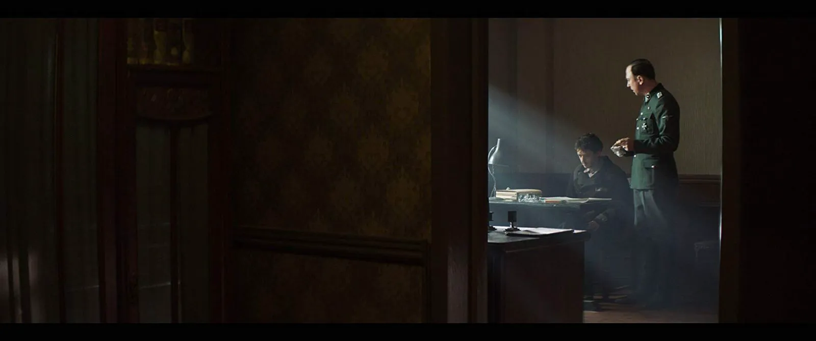 Review of the film "Persian Lessons": A Holocaust drama about the saving power of memory