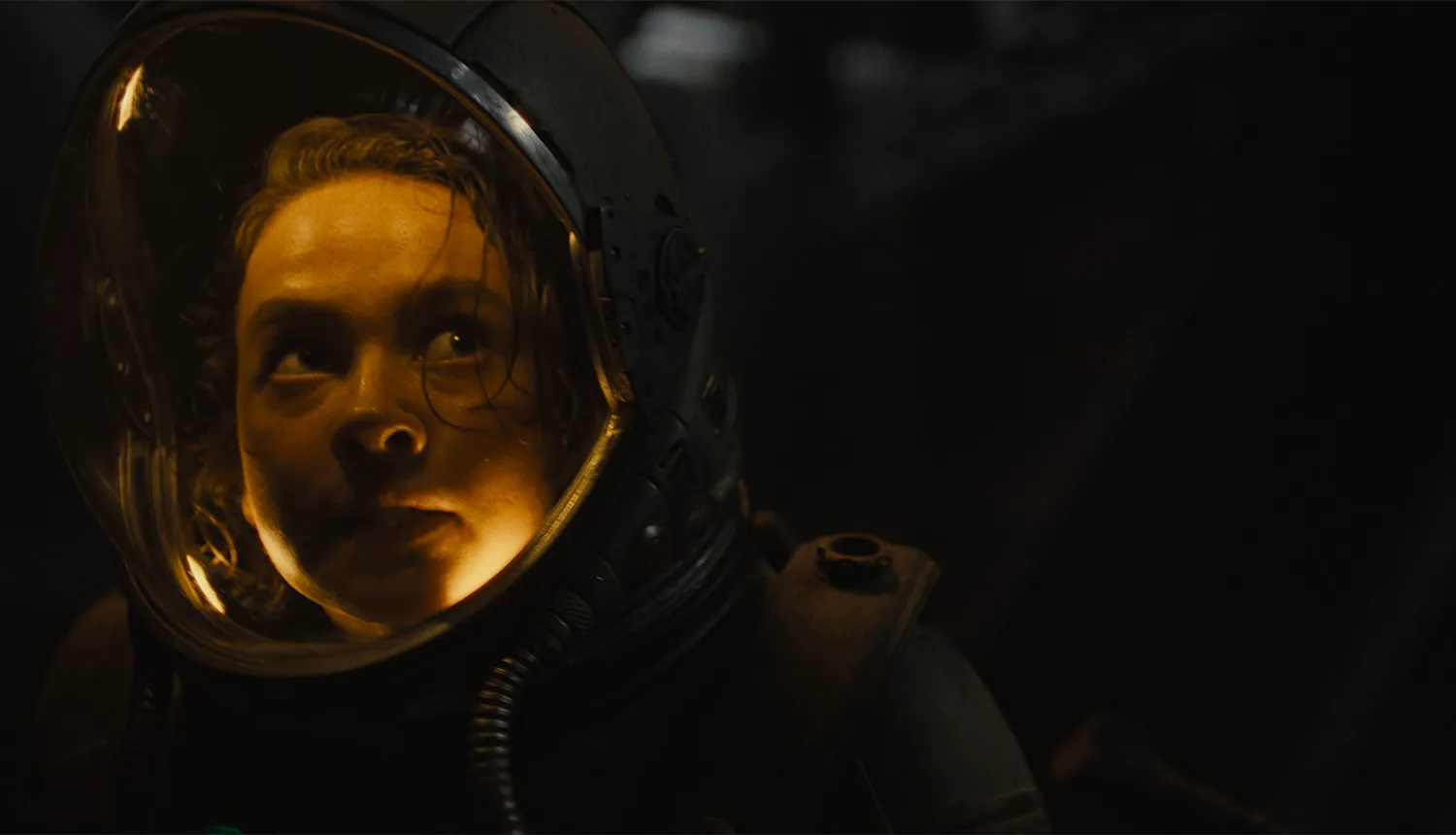 Cailee Spaeny as Rain in 