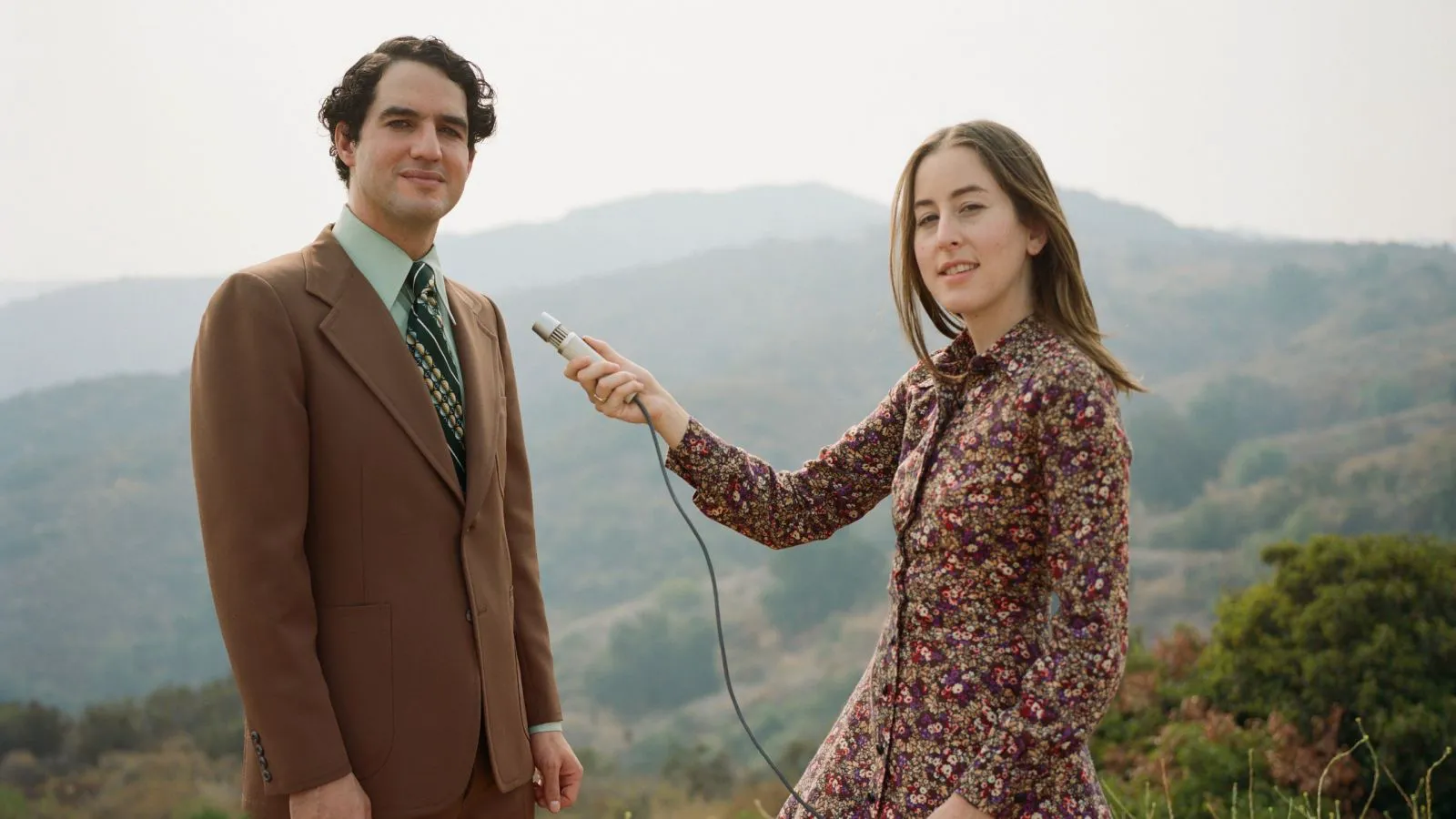 Licorice Pizza movie review — a lighthearted rom-com about an impossible love